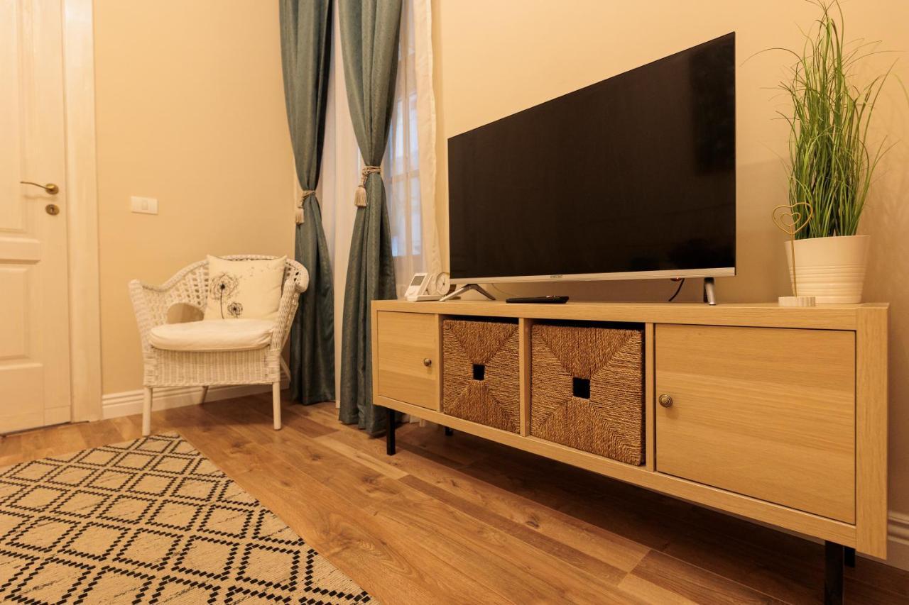 Cozy Apartment In The Historical City Center Timişoara Extérieur photo